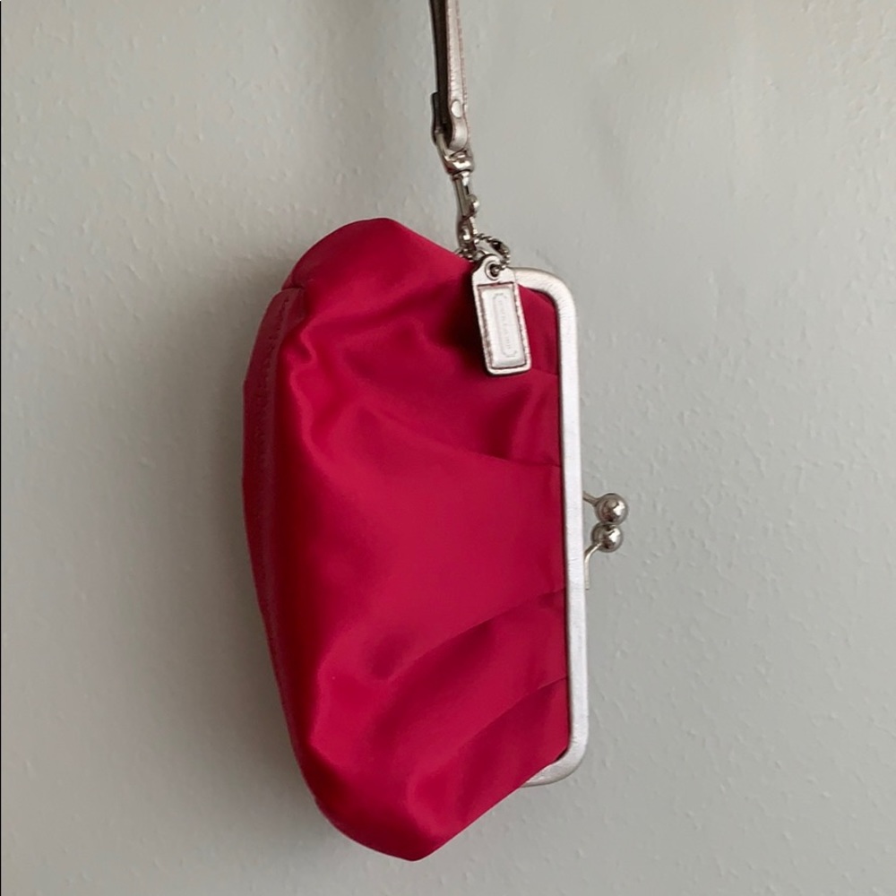 coach wristlet- detachable strap